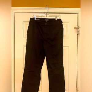 NYDJ Bailey Relaxed Fit Jeans/ Size 12 -runs large. 27” inseam